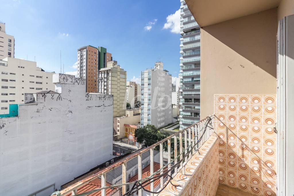 VARANDA DORMITÓRIO 2 de Apartamento para alugar, Padrão com 70 m², 2 quartos e 1 vaga em Pinheiros - São Paulo