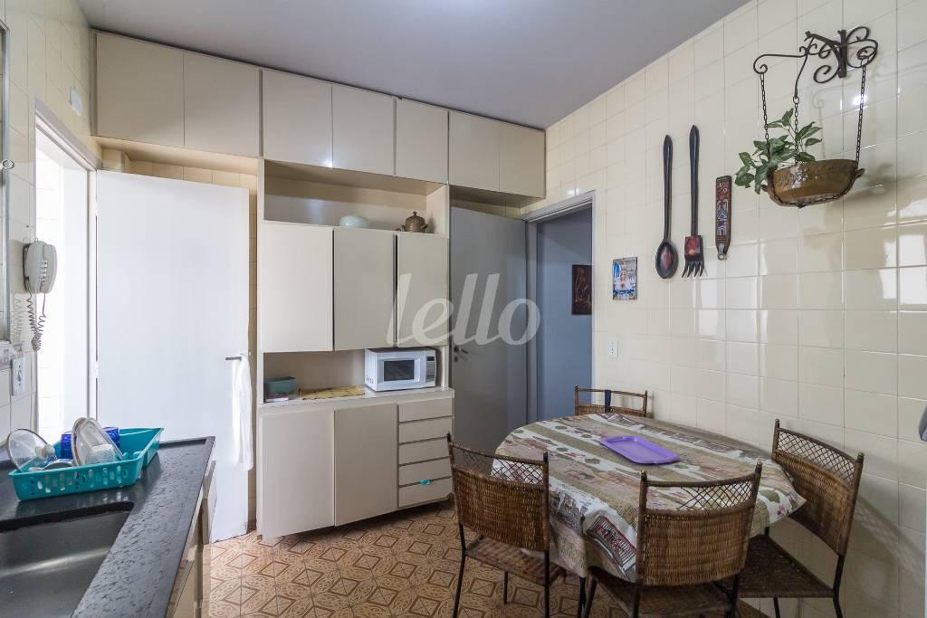 COZINHA de Apartamento para alugar, Padrão com 70 m², 2 quartos e 1 vaga em Pinheiros - São Paulo