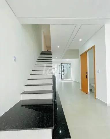 ESCADA de Casa à venda, sobrado com 170 m², 4 quartos e 2 vagas em Chácara Inglesa - São Paulo