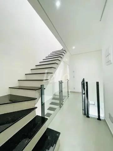 ESCADA de Casa à venda, sobrado com 170 m², 4 quartos e 2 vagas em Chácara Inglesa - São Paulo