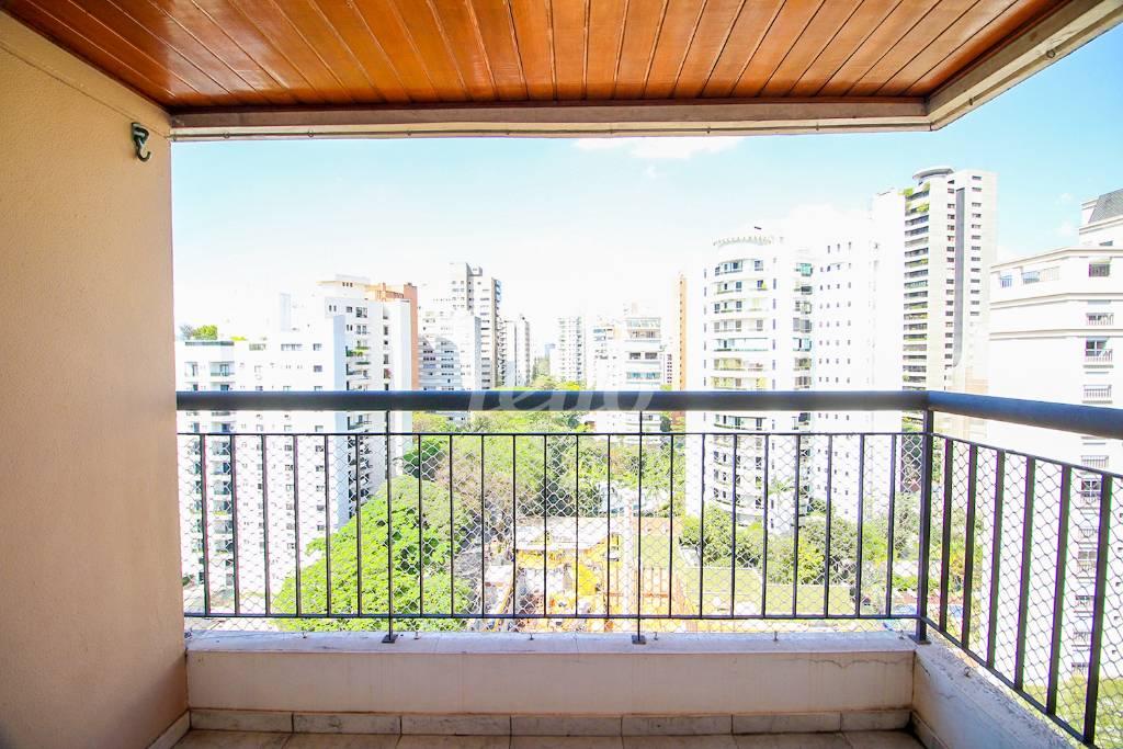 VARANDA de Apartamento para alugar, Padrão com 68 m², 2 quartos e 1 vaga em Vila Nova Conceição - São Paulo