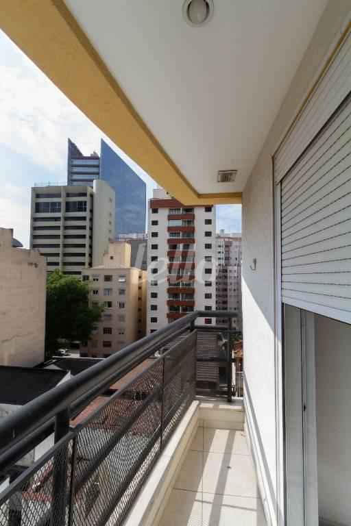 SACADA de Apartamento para alugar, Padrão com 30 m², 1 quarto e 1 vaga em Consolação - São Paulo