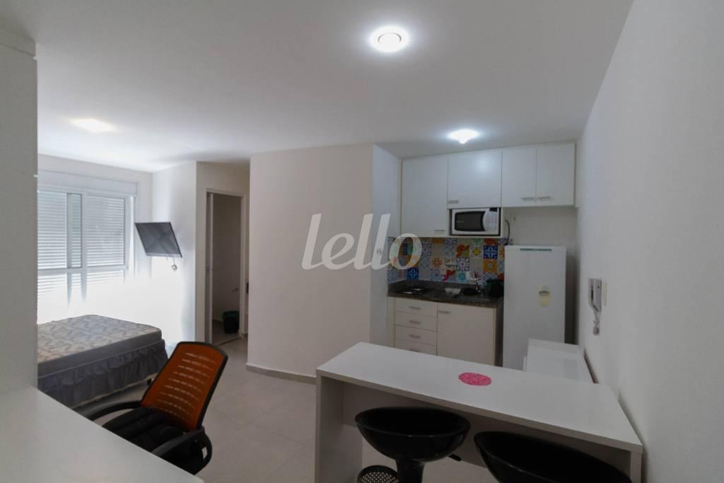 SALA de Apartamento para alugar, Padrão com 30 m², 1 quarto e 1 vaga em Consolação - São Paulo