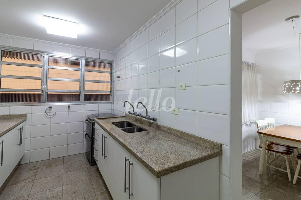 COZINHA de Apartamento para alugar, Padrão com 184 m², 3 quartos e 1 vaga em Jardim Paulista - São Paulo
