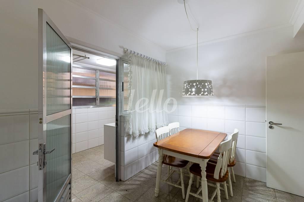 SALA 2 de Apartamento para alugar, Padrão com 184 m², 3 quartos e 1 vaga em Jardim Paulista - São Paulo