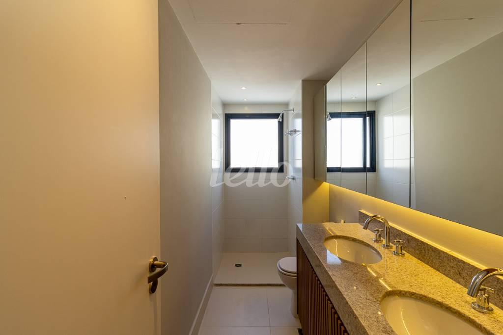 BANHEIRO SUITE 2 de Apartamento para alugar, Padrão com 242 m², 3 quartos e 3 vagas em Sumaré - São Paulo