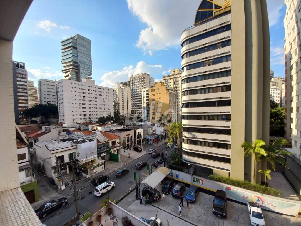 VISTA SALA de Apartamento à venda, Padrão com 150 m², 3 quartos e 1 vaga em Jardim Paulista - São Paulo