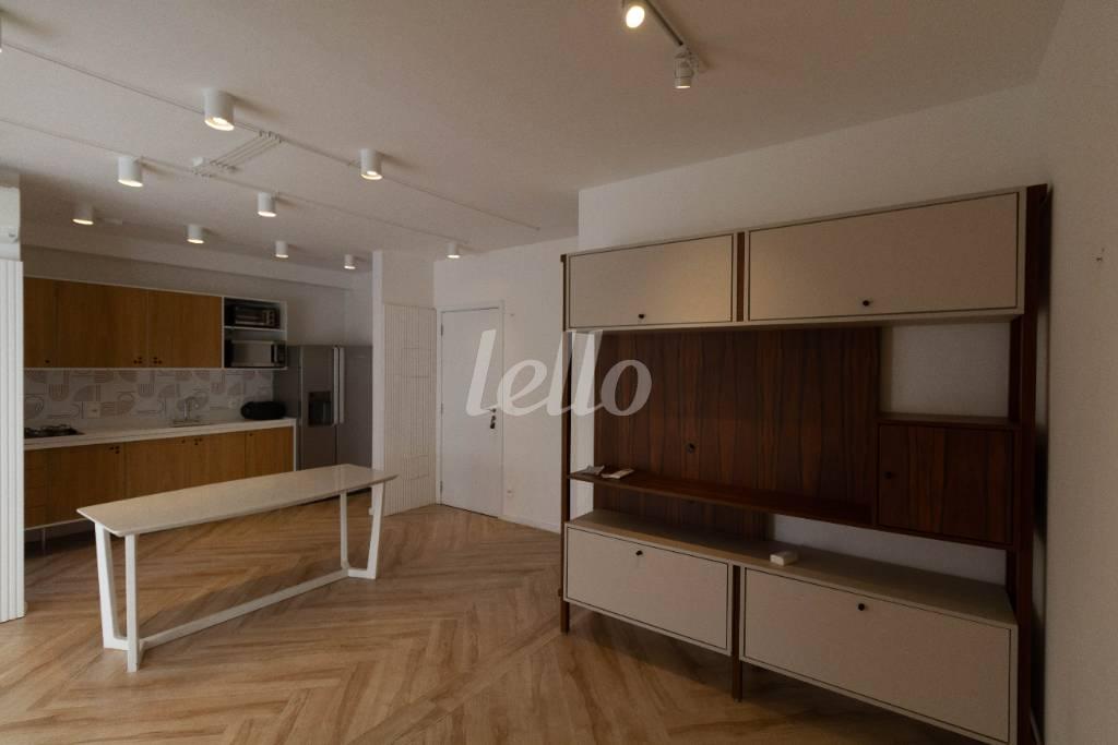 SALA de Apartamento para alugar, Padrão com 68 m², 1 quarto e 1 vaga em Sumarezinho - São Paulo