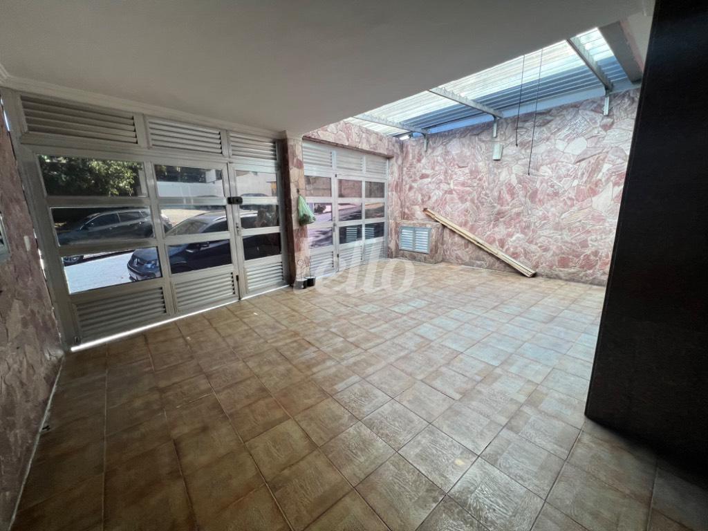 GARAGEM de Casa à venda, sobrado com 142 m², 3 quartos e 2 vagas em Mooca - São Paulo
