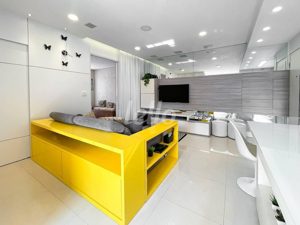 SALA de Apartamento à venda, Padrão com 60 m², 1 quarto e 1 vaga em Pinheiros - São Paulo