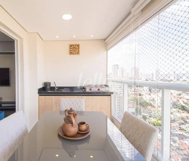 VARANDA de Apartamento à venda, Padrão com 64 m², 2 quartos e 2 vagas em Jardim Glória - São Paulo