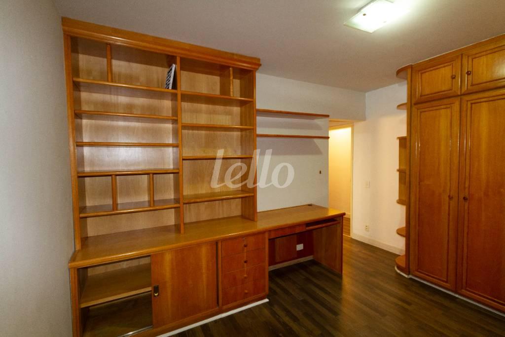 DORMITÓRIO 3 SUÍTE de Apartamento para alugar, Padrão com 208 m², 4 quartos e 2 vagas em Paraíso - São Paulo