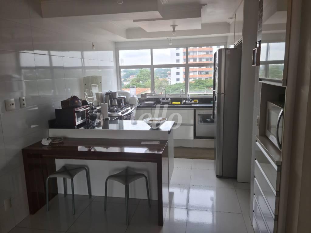 COZINHA de Apartamento à venda, Padrão com 140 m², 3 quartos e 2 vagas em Vila Congonhas - São Paulo