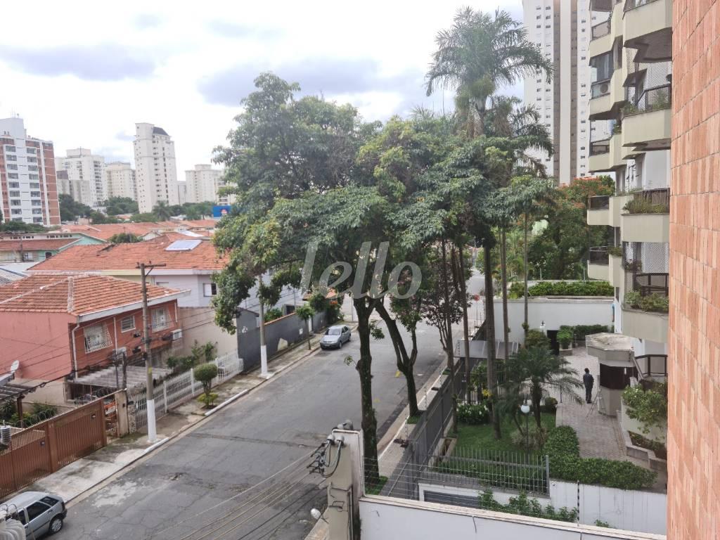 VISTA DA RUA de Apartamento à venda, Padrão com 140 m², 3 quartos e 2 vagas em Vila Congonhas - São Paulo