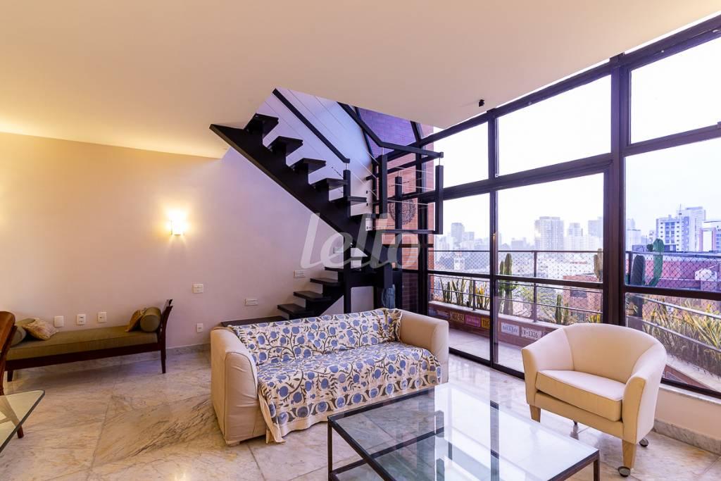 SALA de Apartamento para alugar, Duplex com 100 m², 1 quarto e 1 vaga em Pinheiros - São Paulo