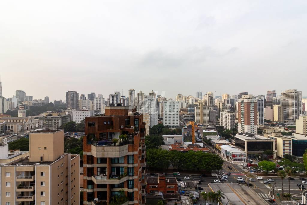 VISTA de Apartamento para alugar, Duplex com 100 m², 1 quarto e 1 vaga em Pinheiros - São Paulo