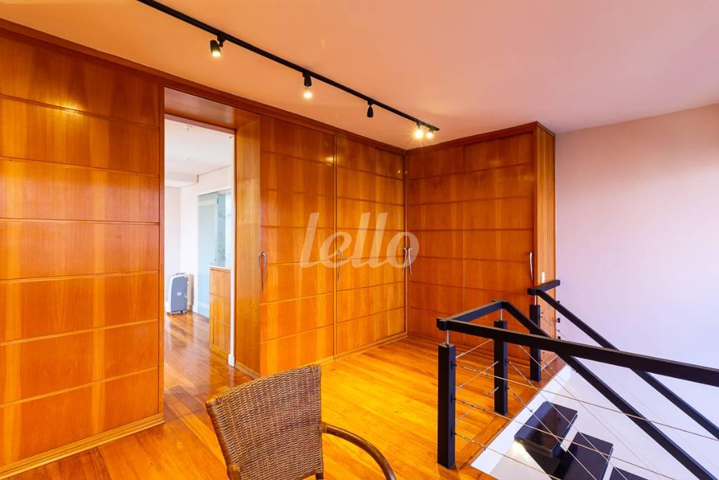 CLOSET de Apartamento para alugar, Duplex com 100 m², 1 quarto e 1 vaga em Pinheiros - São Paulo
