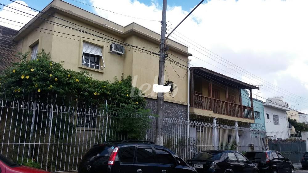 FUNDOS de Casa à venda, sobrado com 220 m², 4 quartos e 2 vagas em Vila Clementino - São Paulo