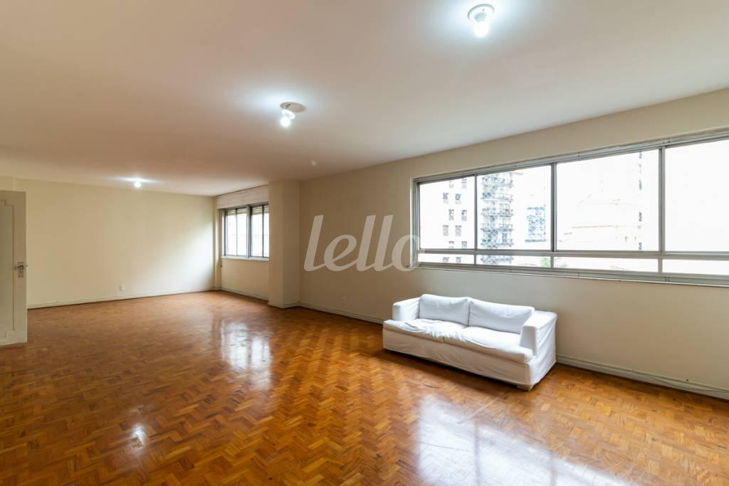 SALA de Apartamento para alugar, Padrão com 260 m², 3 quartos e 1 vaga em Santa Cecília - São Paulo