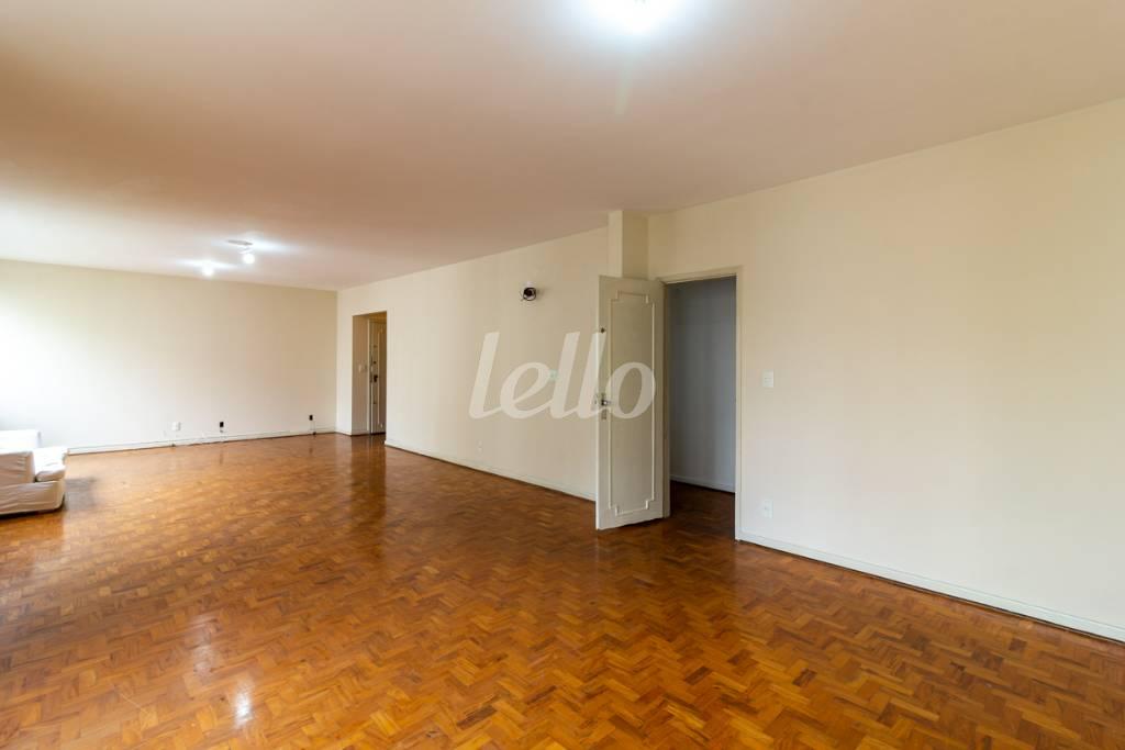 SALA de Apartamento para alugar, Padrão com 260 m², 3 quartos e 1 vaga em Santa Cecília - São Paulo