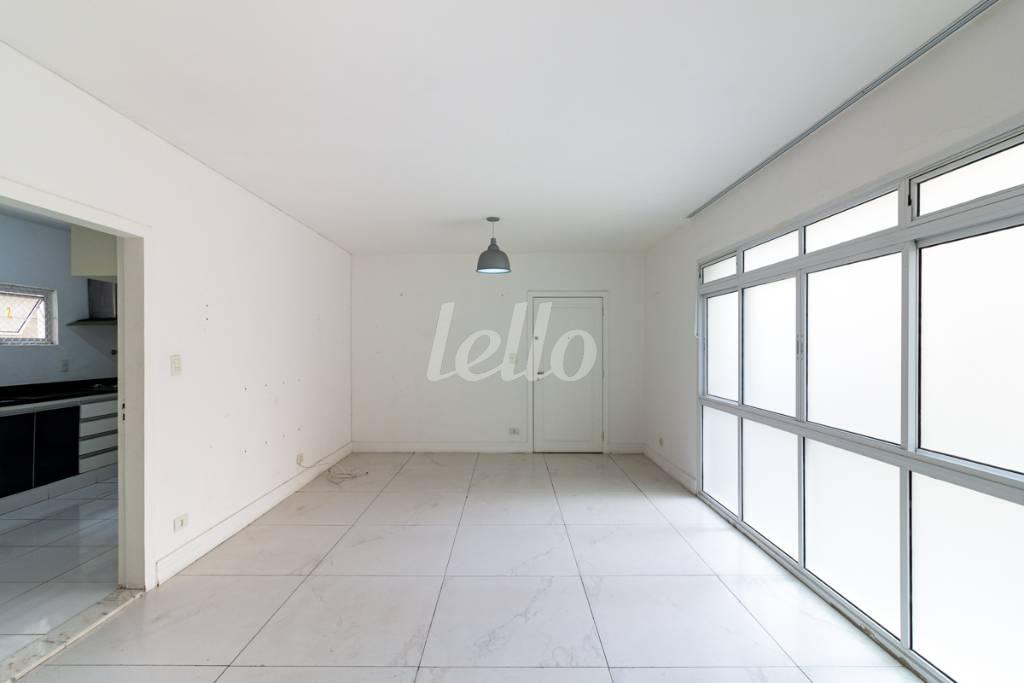 SALA de Apartamento para alugar, Padrão com 115 m², 3 quartos e 1 vaga em Vila Mariana - São Paulo