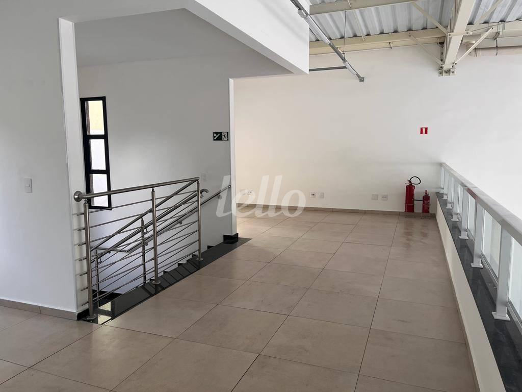 8 de Salão para alugar, Padrão com 200 m², e 3 vagas em Vila Helena - Santo André