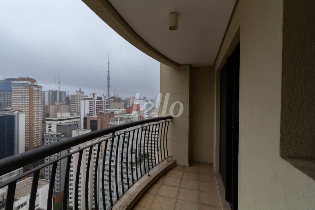 SACADA DA SUÍTE de Apartamento para alugar, Padrão com 115 m², 3 quartos e 2 vagas em Jardim Paulista - São Paulo