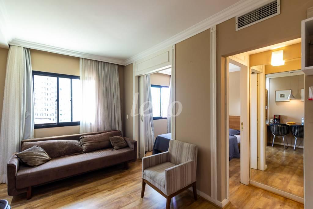 SALA de Apartamento para alugar, Padrão com 38 m², 1 quarto e 1 vaga em Jardim Paulista - São Paulo
