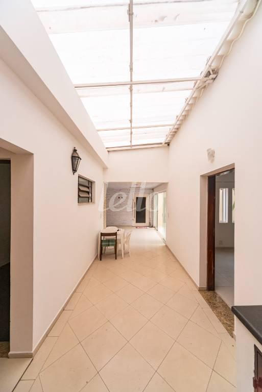 QUINTAL FUNDOS de Casa à venda, sobrado com 176 m², 3 quartos e 2 vagas em Vila Alzira - Santo André
