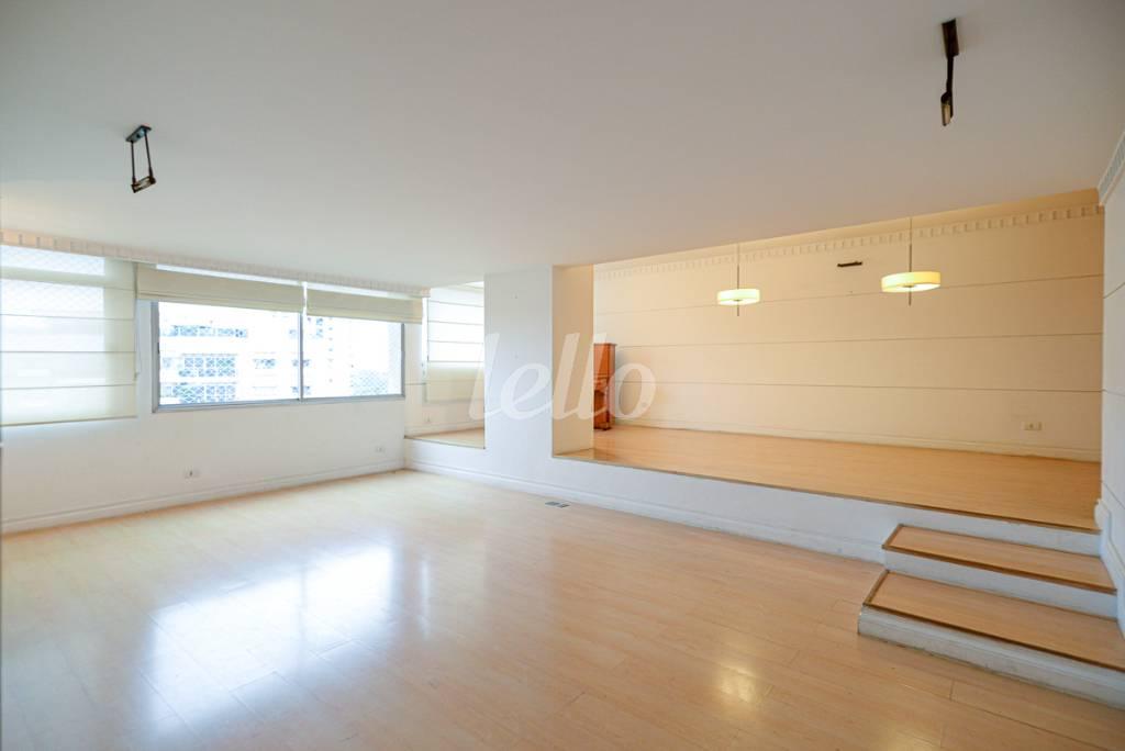 SALA AMBIENTES de Apartamento à venda, Padrão com 220 m², 3 quartos e 1 vaga em Santo Amaro - São Paulo