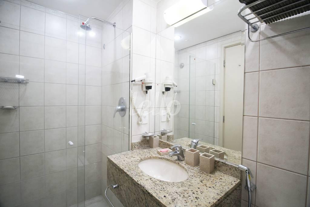 BANHEIRO de Apartamento para alugar, Padrão com 28 m², 1 quarto e 1 vaga em Perdizes - São Paulo