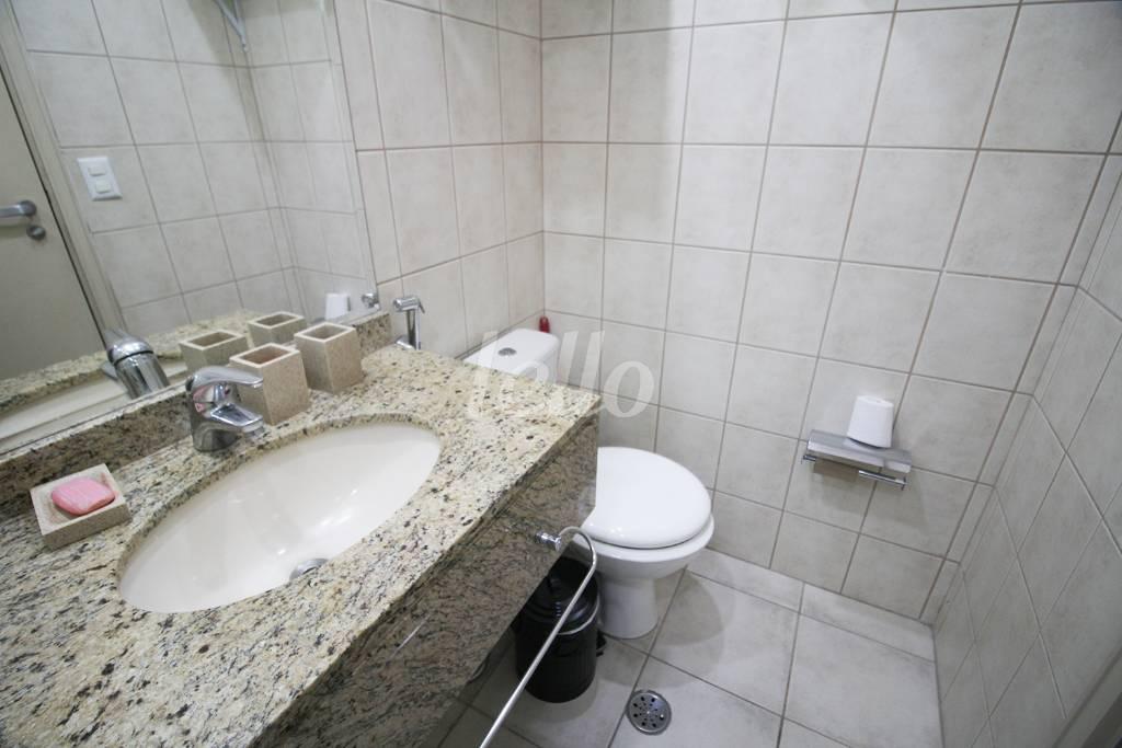 BANHEIRO de Apartamento para alugar, Padrão com 28 m², 1 quarto e 1 vaga em Perdizes - São Paulo