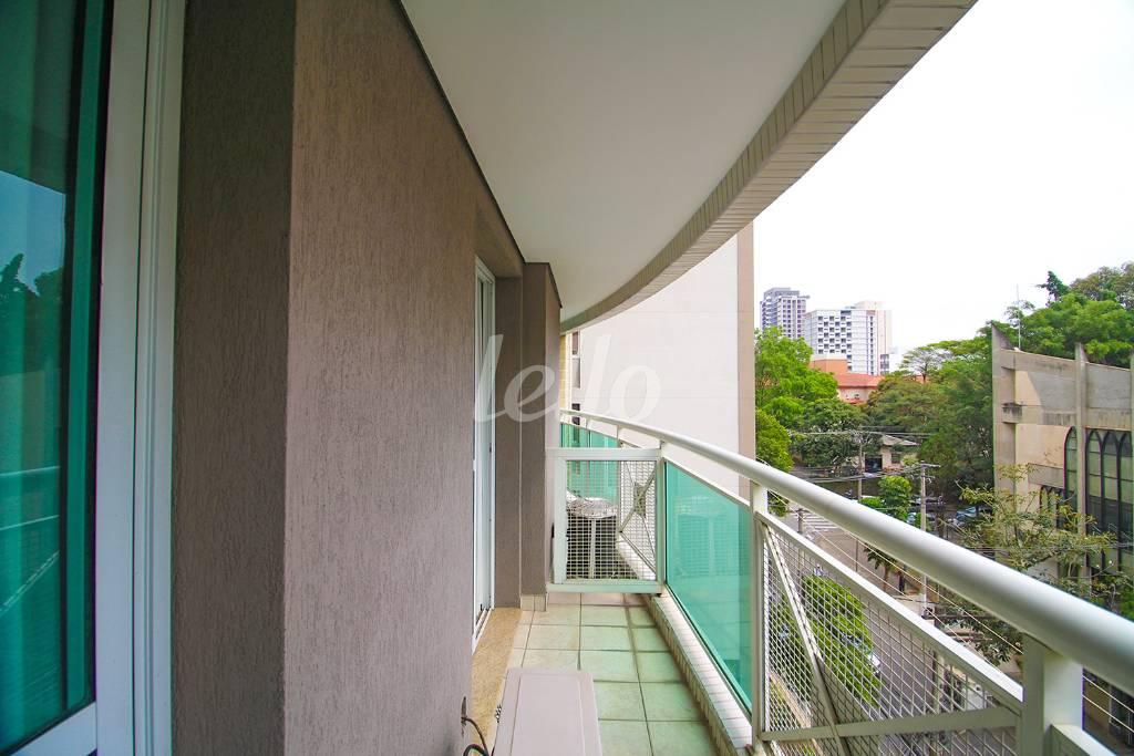 VARANDA de Apartamento para alugar, Padrão com 28 m², 1 quarto e 1 vaga em Perdizes - São Paulo