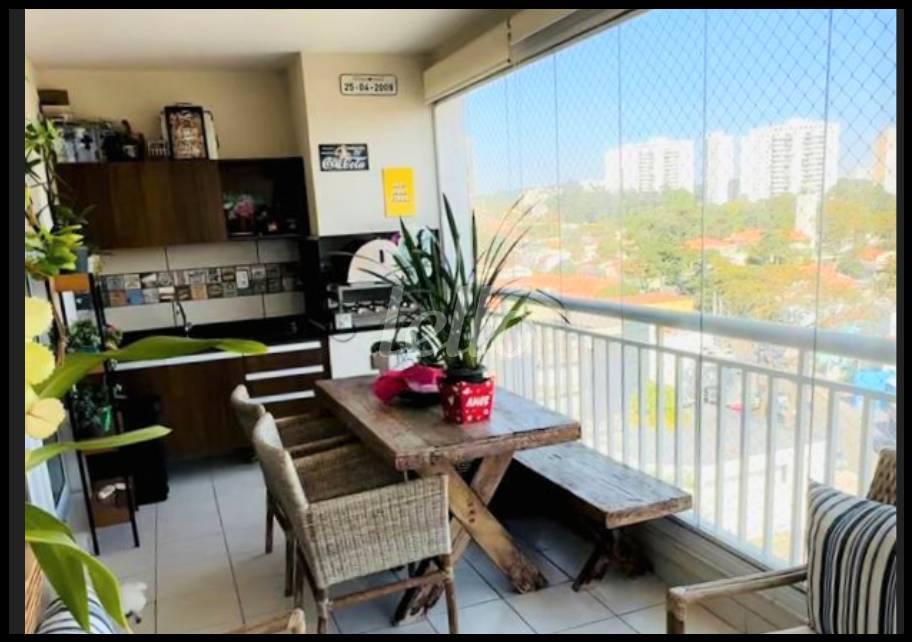 VARANDA GOURMET de Apartamento à venda, Padrão com 143 m², 3 quartos e 2 vagas em Chácara Santo Antônio - São Paulo