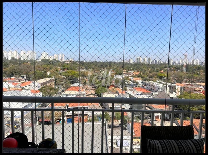VISTA de Apartamento à venda, Padrão com 143 m², 3 quartos e 2 vagas em Chácara Santo Antônio - São Paulo