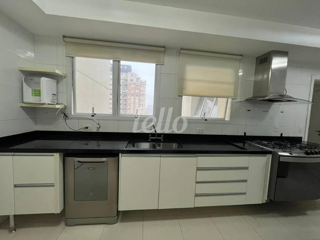 COZINHA de Apartamento para alugar, Padrão com 226 m², 4 quartos e 4 vagas em Vila Nova Conceição - São Paulo