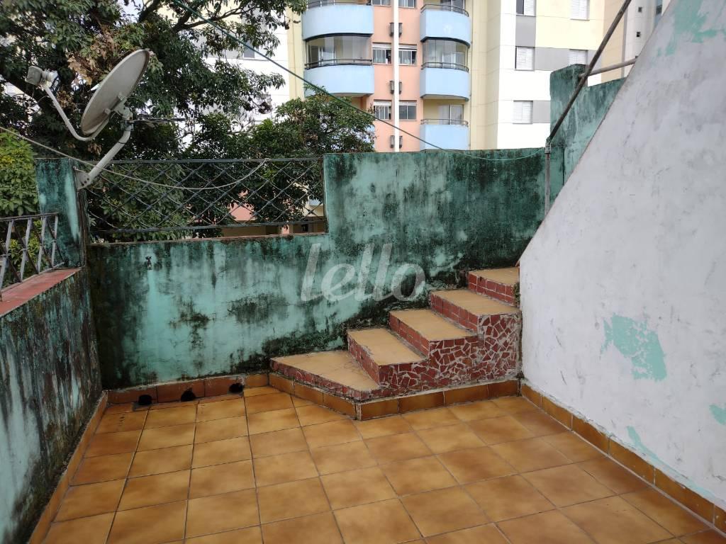 QUINTAL de Casa à venda, de vila - térrea com 160 m², 2 quartos e 2 vagas em Vila Moreira - São Paulo