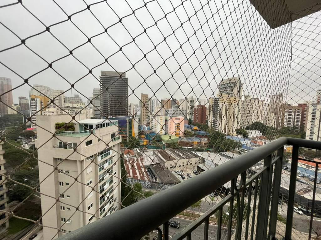 VARANDA TERCEIRA SUITE de Apartamento para alugar, Padrão com 226 m², 4 quartos e 4 vagas em Vila Nova Conceição - São Paulo