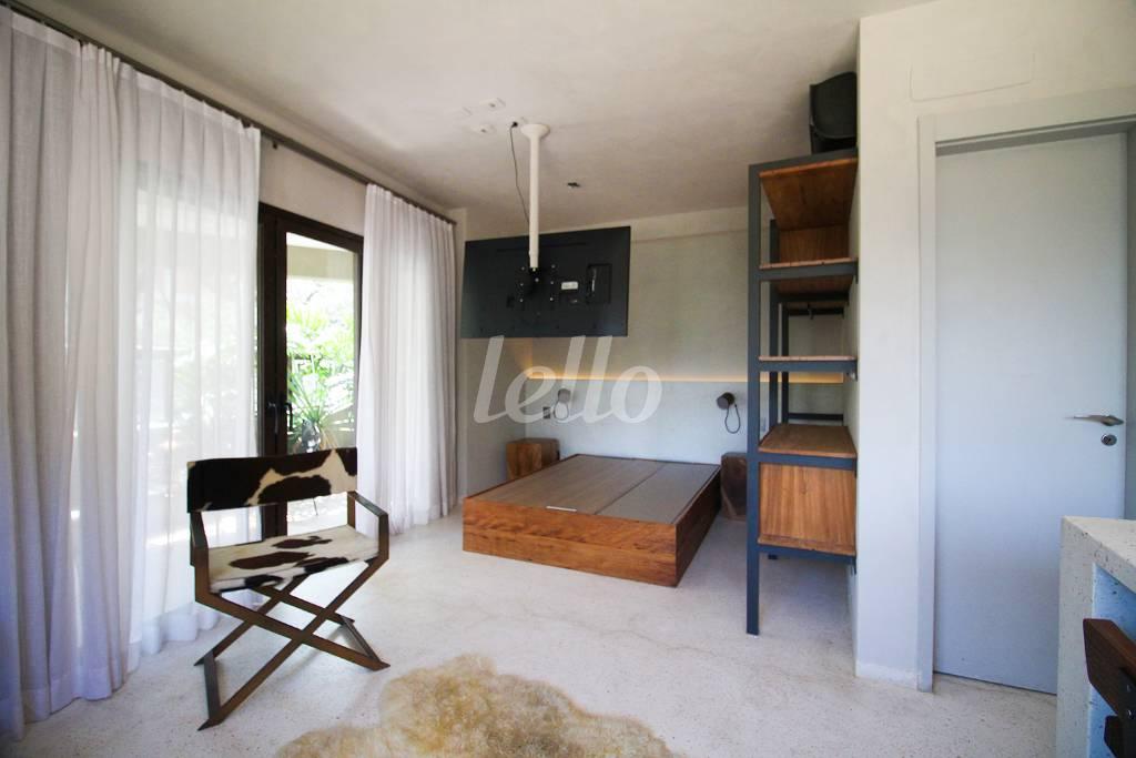 STÚDIO de Apartamento para alugar, Padrão com 100 m², 1 quarto e 2 vagas em Vila Olímpia - São Paulo