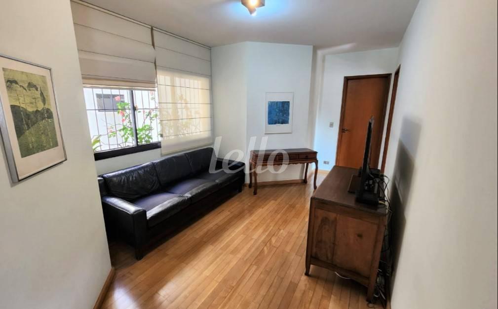 SALA IMTIMA de Apartamento à venda, Padrão com 200 m², 4 quartos e 4 vagas em Vila Mariana - São Paulo