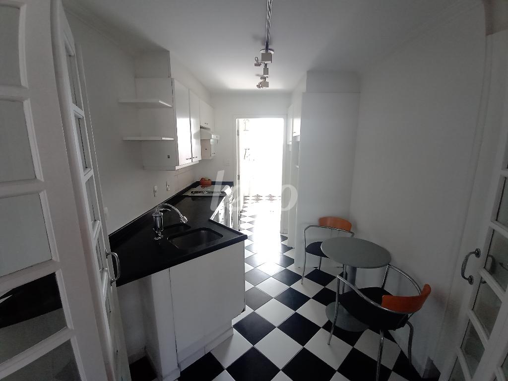 COZINHA de Apartamento para alugar, Padrão com 150 m², 2 quartos e 1 vaga em Cerqueira César - São Paulo