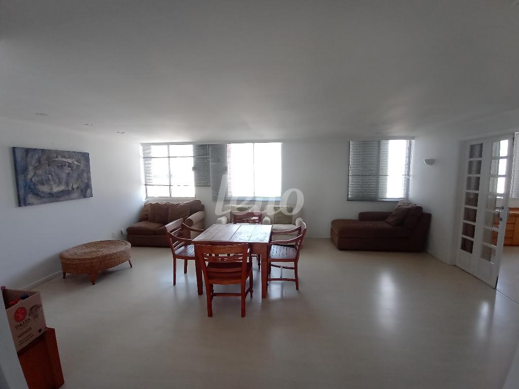 SALA 2 AMBIENTES de Apartamento para alugar, Padrão com 150 m², 2 quartos e 1 vaga em Cerqueira César - São Paulo