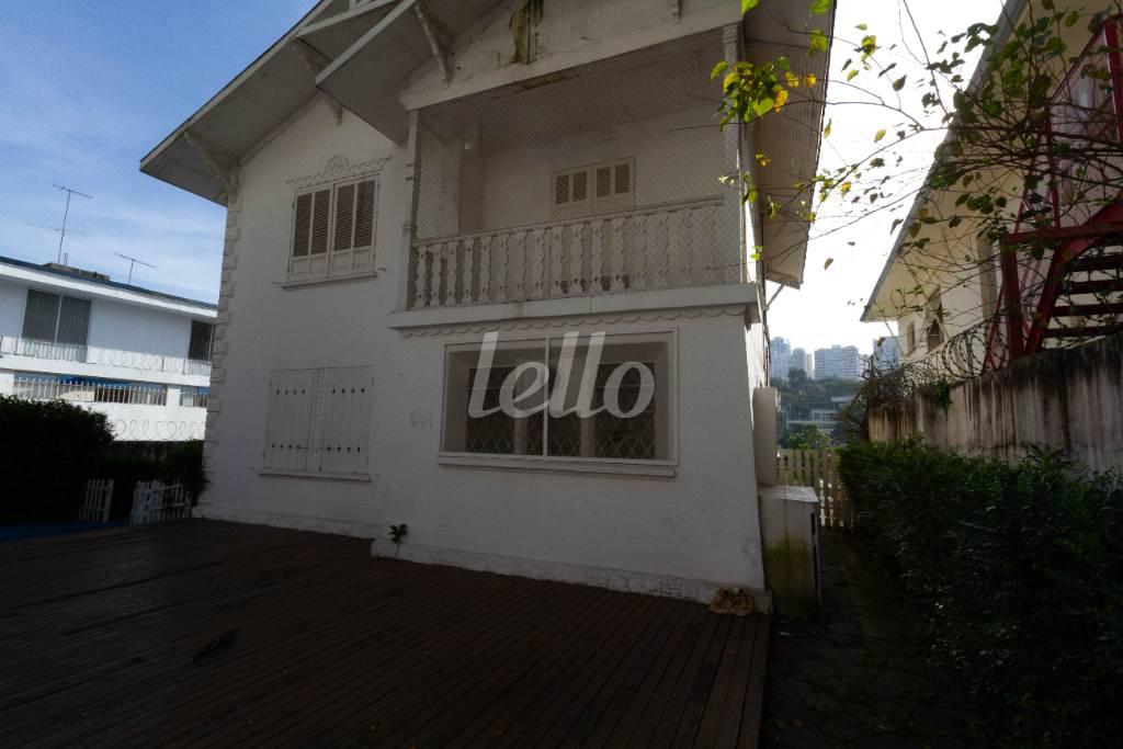 FACHADA INTERNA de Casa para alugar, sobrado com 450 m², e 5 vagas em Santa Cecília - São Paulo