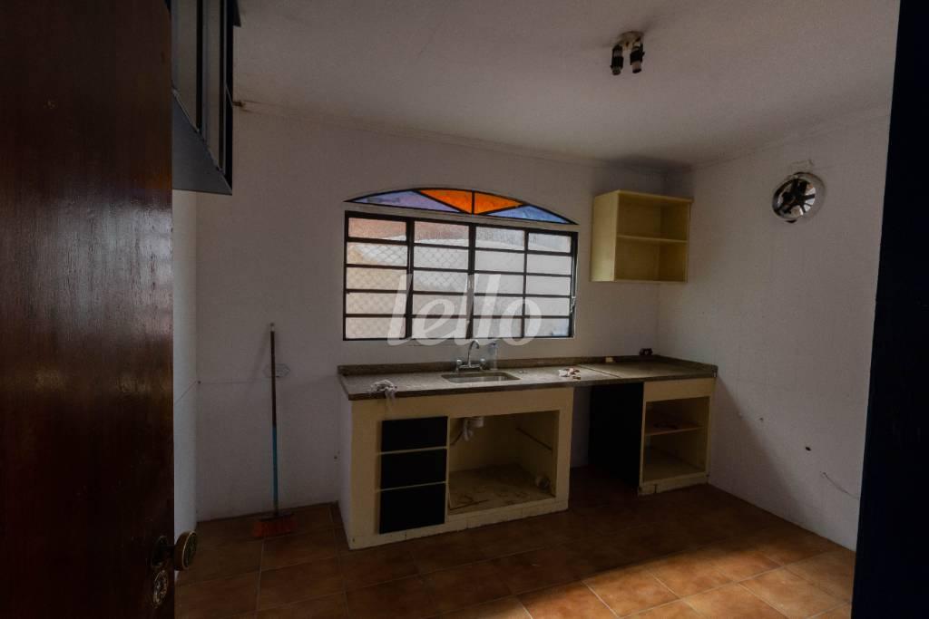 COZINHA de Casa para alugar, sobrado com 450 m², 6 quartos e 5 vagas em Bosque da Saúde - São Paulo
