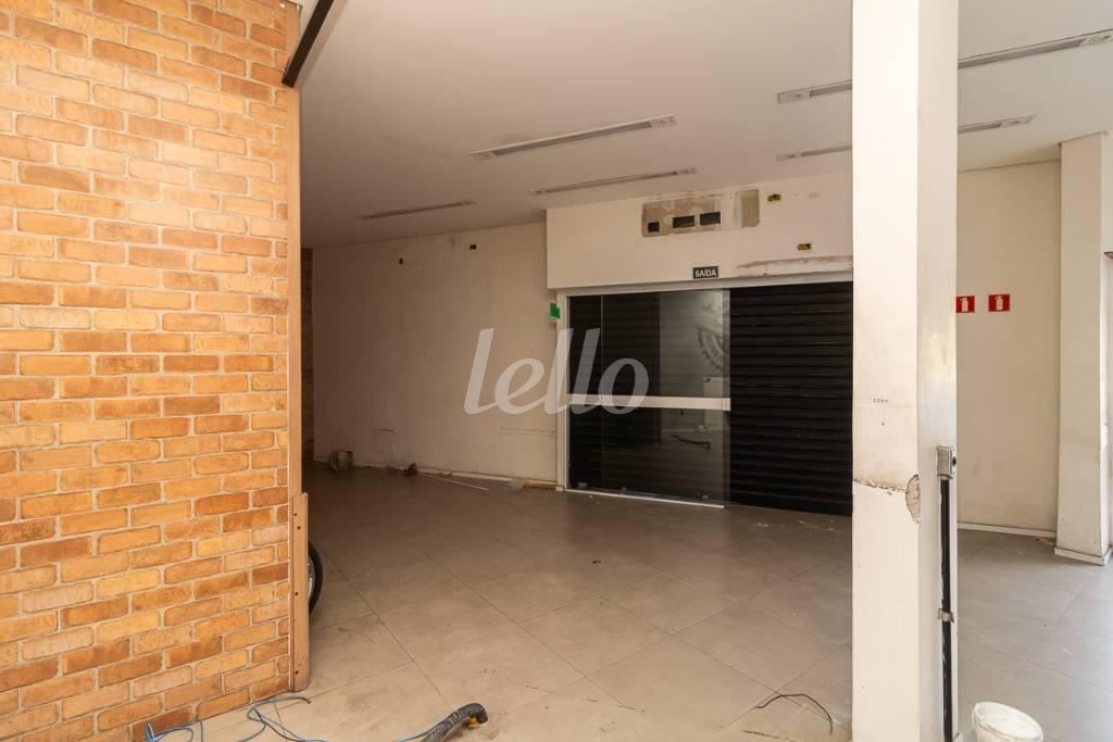 03 SALÃO de Salão para alugar, Padrão com 130 m², e 4 vagas em Assunção - São Bernardo do Campo