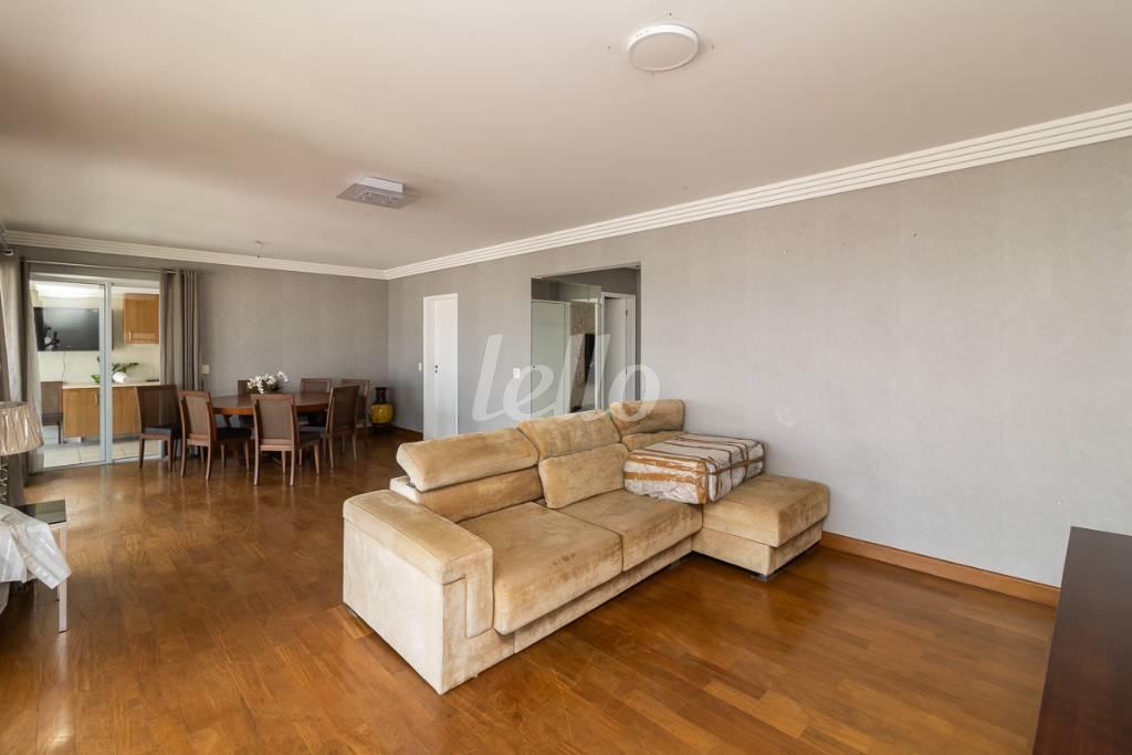 04 SALA de Apartamento à venda, Padrão com 234 m², 4 quartos e 4 vagas em Cidade Mãe do Céu - São Paulo