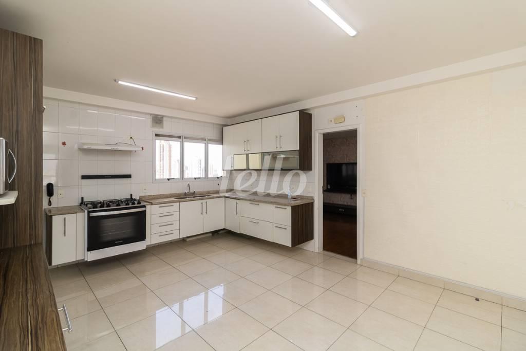 32 COZINHA de Apartamento à venda, Padrão com 234 m², 4 quartos e 4 vagas em Cidade Mãe do Céu - São Paulo