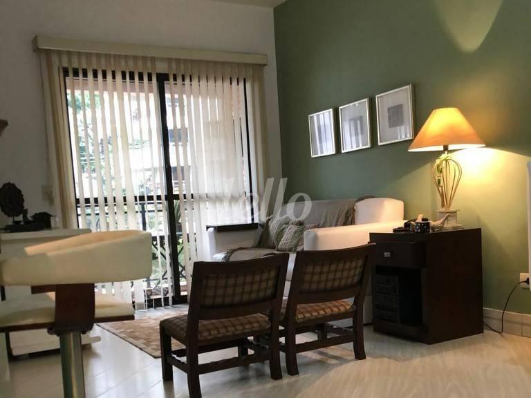 SALA de Apartamento para alugar, Padrão com 49 m², 1 quarto e 1 vaga em Vila Nova Conceição - São Paulo