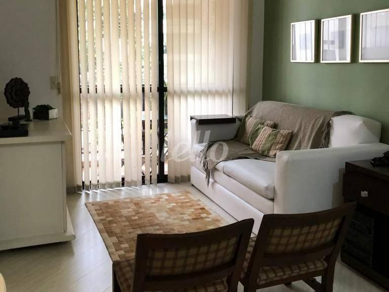 SALA de Apartamento para alugar, Padrão com 49 m², 1 quarto e 1 vaga em Vila Nova Conceição - São Paulo