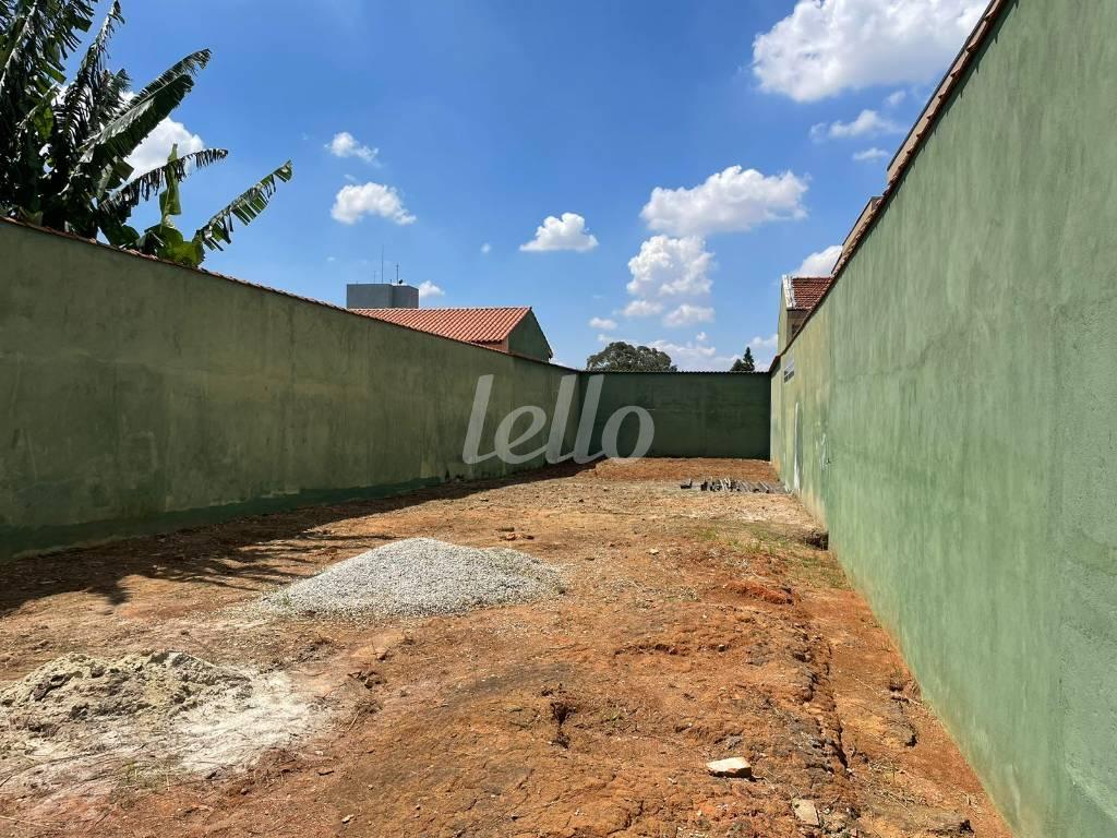 TERRENO de Área / Terreno à venda, Padrão com 380 m², e em Jardim Oriental - São Paulo